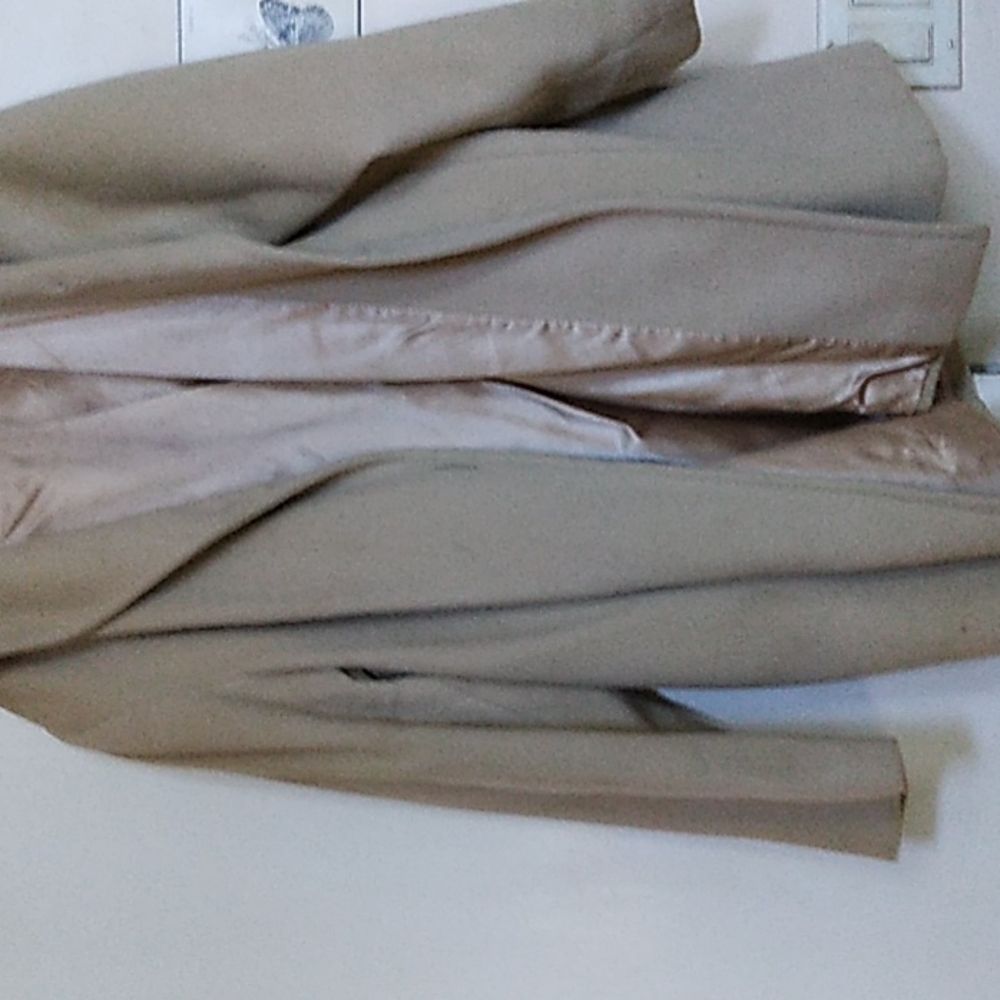 Talbots Vintage wool and silk creamy tan 🌟🌈
